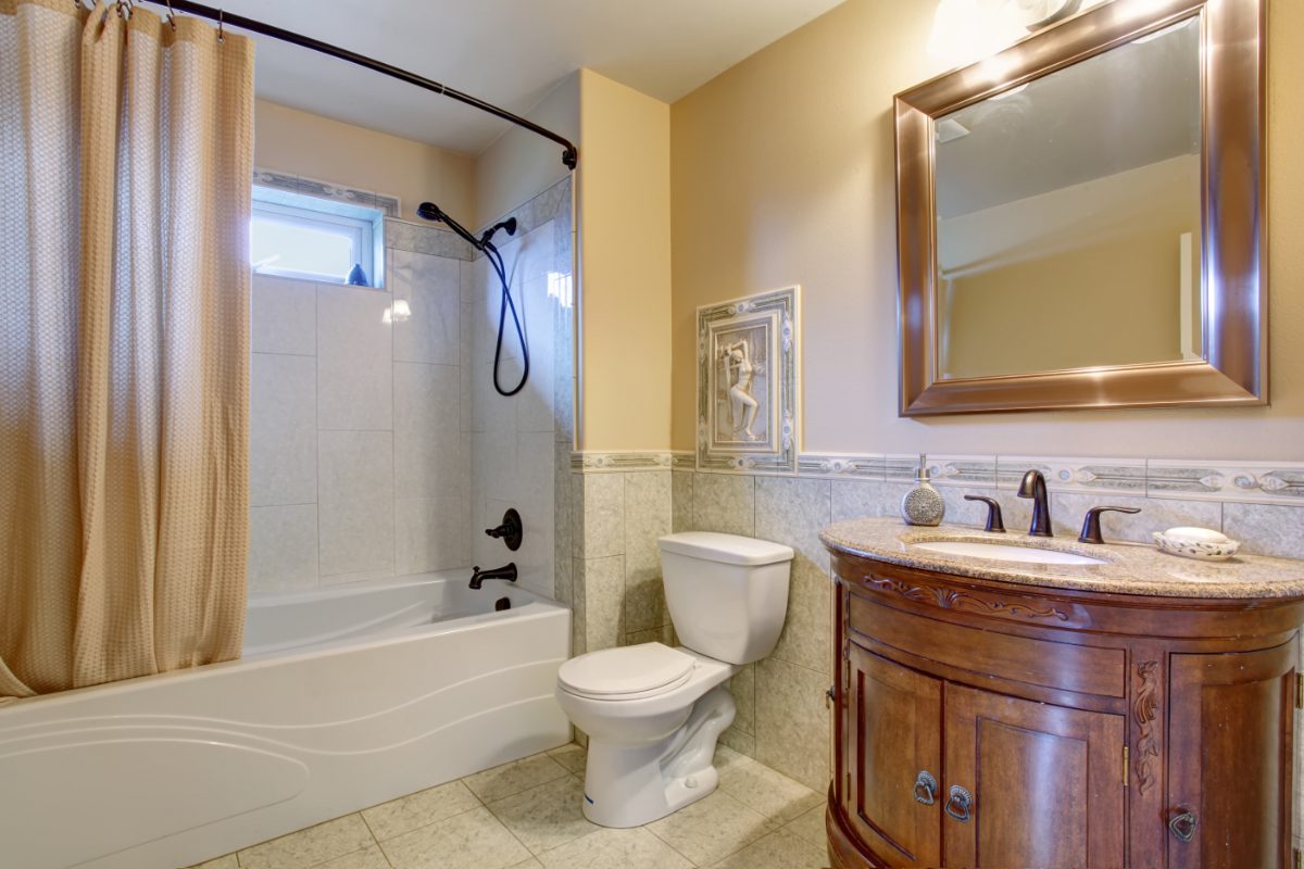 rideau de douche zen dans une salle de bains